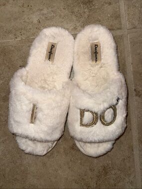 dearfoams Cream Faux Fur 'I DO' Embroidered Slide Slippers